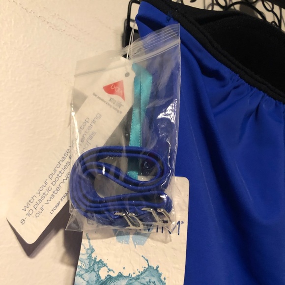 AQUA GREEN, ECO SWIM WOMEN’S SWIM TOP NWT WITH STRAPS SIZE 8 IN BLUE COLOR - Picture 7 of 9